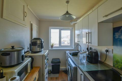 2 bedroom flat for sale, West Farm Avenue, Newcastle upon Tyne NE12