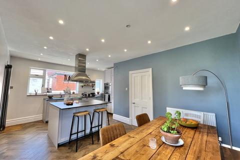 4 bedroom semi-detached house for sale, Sandhurst Avenue, Bispham FY2