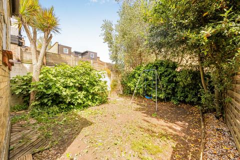2 bedroom flat for sale, Cowper Road, Acton