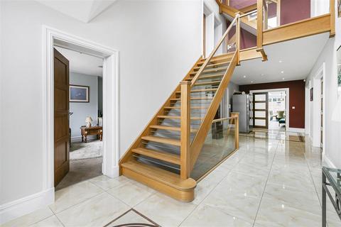 5 Parkgate Crescent, Barnet, EN4 0NW