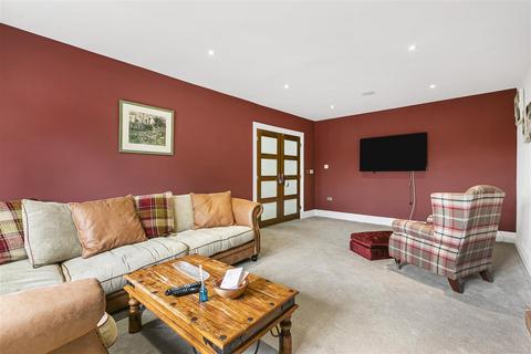 5 Parkgate Crescent, Barnet, EN4 0NW
