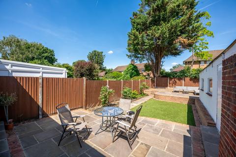 5 Mainridge Road, Chislehurst, BR7 6DN