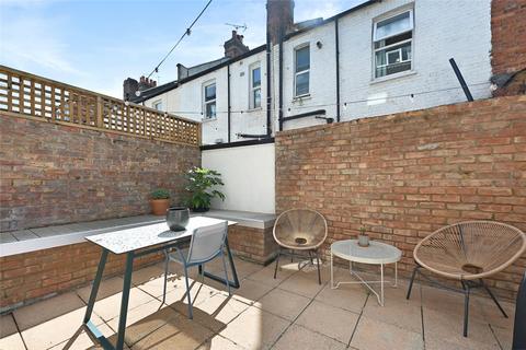 93 Oaklands Grove, London, W12 0JE