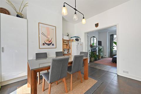 93 Oaklands Grove, London, W12 0JE