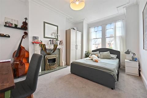 93 Oaklands Grove, London, W12 0JE