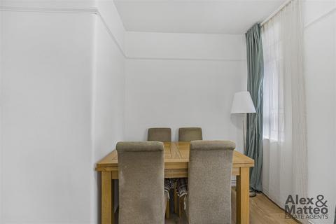 1 bedroom flat for sale, Pynfold Estate, Bermondsey, SE16