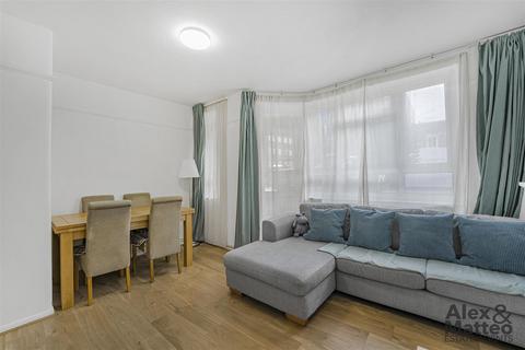 1 bedroom flat for sale, Pynfold Estate, Bermondsey, SE16