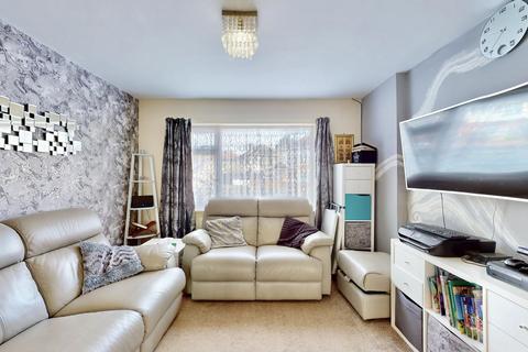 66 Dale Drive, Hayes, UB4 8AU