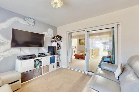 66 Dale Drive, Hayes, UB4 8AU