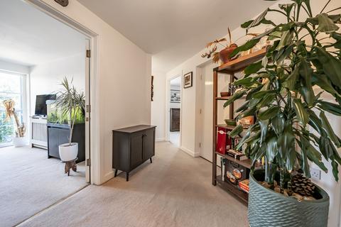 166 Alnesbourn Crescent, Ipswich, IP3 9GD