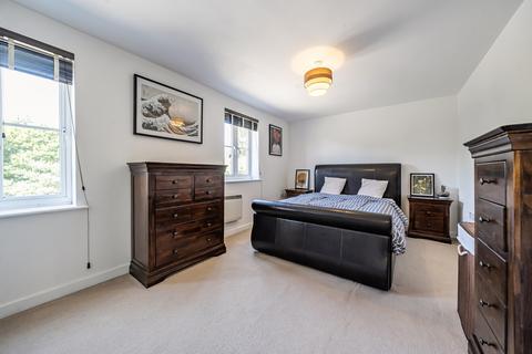 166 Alnesbourn Crescent, Ipswich, IP3 9GD