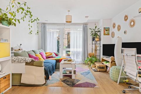 1 bedroom apartment for sale, at Broome Way, Southwark, London SE5