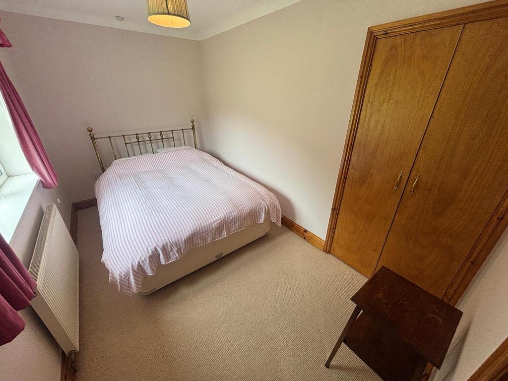 Rear bedroom 4