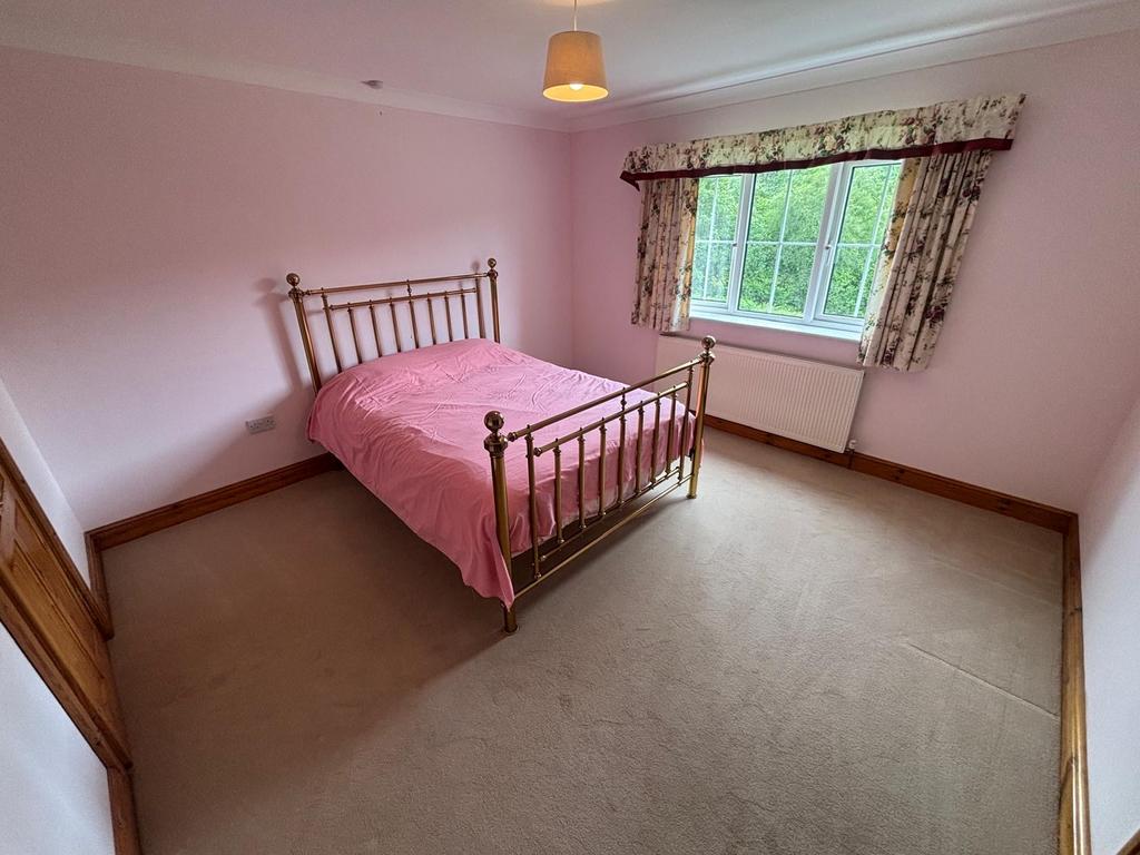 Front bedroom 1