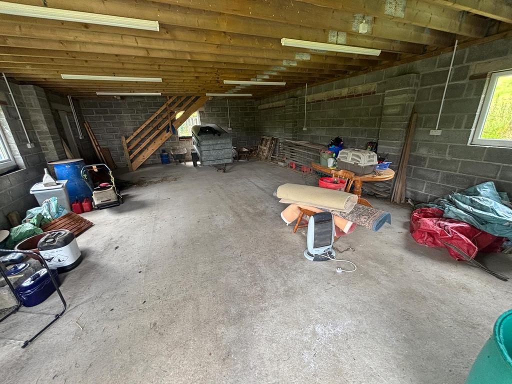 Garage/workshop (second image)