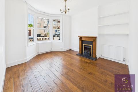 2 bedroom semi-detached house to rent, Middle Road, East Barnet, EN4