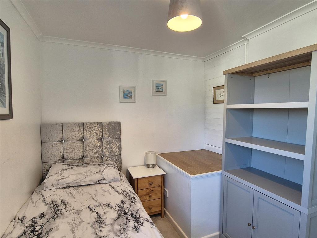 Bedroom 3 (2).jpg