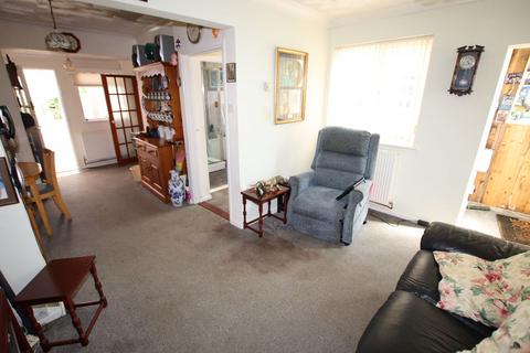 1 bedroom bungalow for sale, Burrs Road, Clacton on Sea, CO15