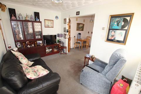 1 bedroom bungalow for sale, Burrs Road, Clacton on Sea, CO15