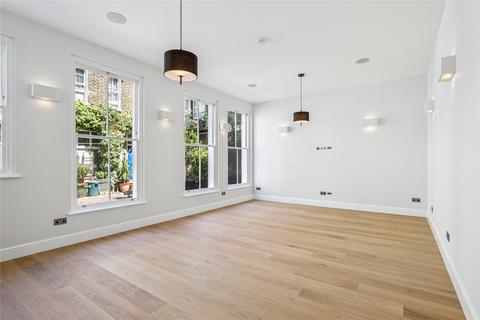 3 bedroom mews to rent, Farnell Mews, London, SW5
