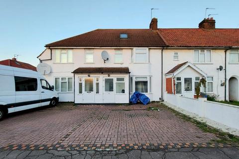 East Walk, Hayes UB3