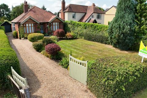 3 bedroom detached bungalow for sale, Whittington Road, Gobowen, Oswestry