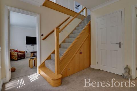 4 bedroom detached house for sale, Esplanade, Mayland, CM3