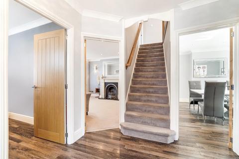 4 bedroom semi-detached house for sale, Gayfere Road, Stoneleigh
