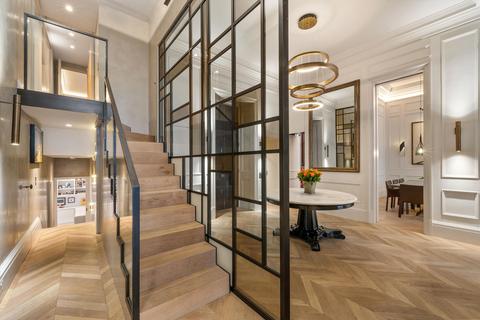 4 bedroom flat for sale, De Vere Gardens, Kensington, London, W8