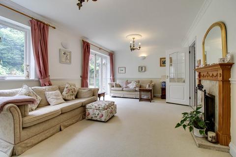 4 bedroom detached house for sale, Lodge Close, Lewes