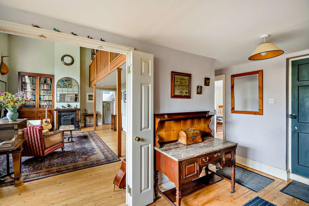 8642411-interior10-800