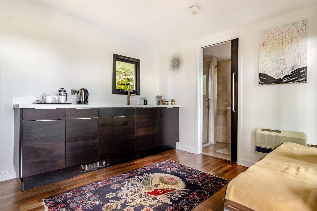 8605532-interior43