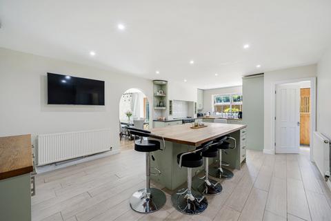 7 bedroom detached house for sale, Southroyd Gardens, Pudsey, West Yorkshire, LS28
