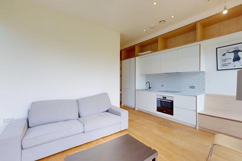 2 bedroom apartment to rent, Apt Parkview, Great West Road, Brentford, TW8