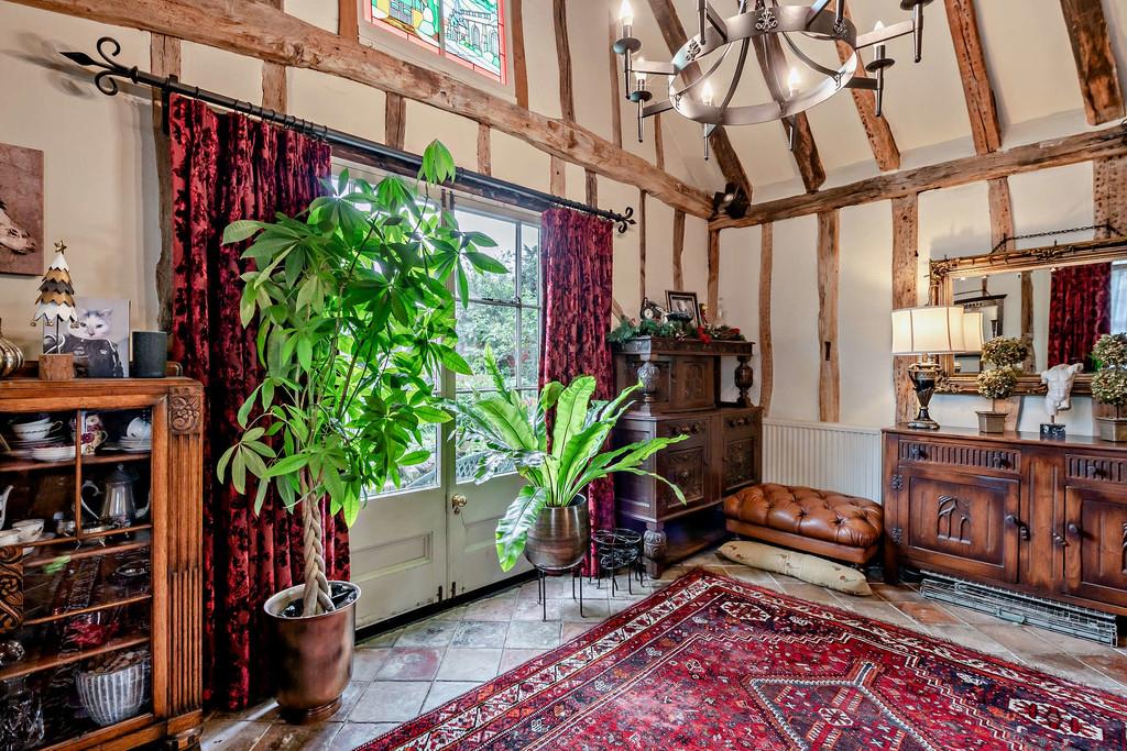 8598428-interior16-800