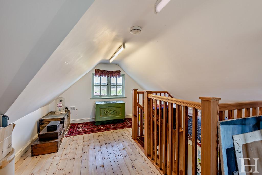 8640802-interior WM36-800
