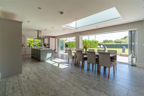 5 bedroom house for sale, Epping Green, Epping