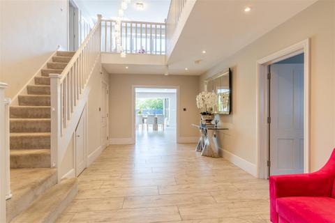 5 bedroom house for sale, Epping Green, Epping