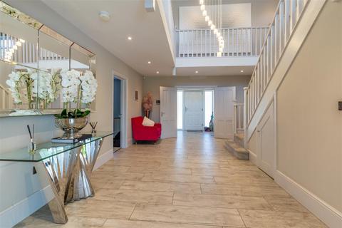 5 bedroom house for sale, Epping Green, Epping