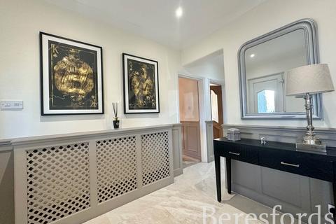 undefined, Wykeham Avenue, Hornchurch, RM11