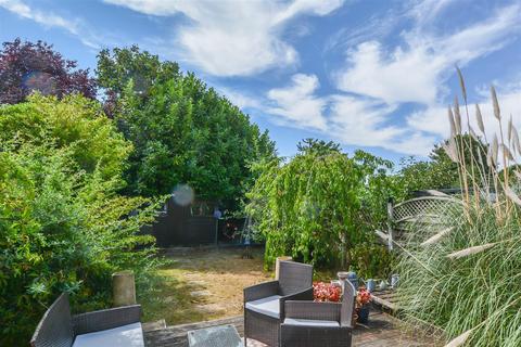 undefined, Warley Mount, Warley, Brentwood