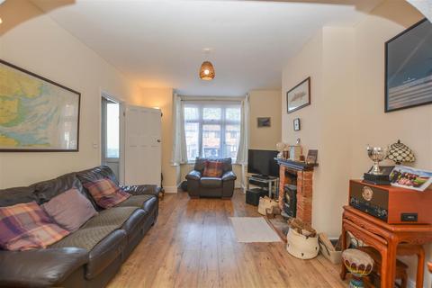 3 bedroom semi-detached house for sale, Warley Mount, Warley, Brentwood