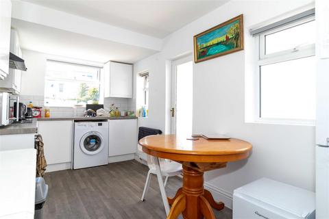 19 Archibald Road, Worthing, BN11 2SL