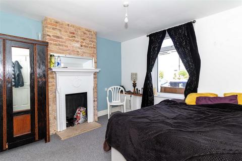 19 Archibald Road, Worthing, BN11 2SL