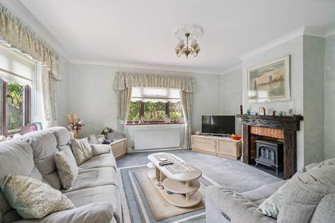 45 Woodwaye, Watford, WD19 4NN