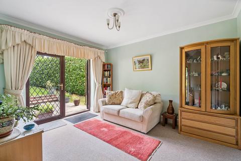 45 Woodwaye, Watford, WD19 4NN