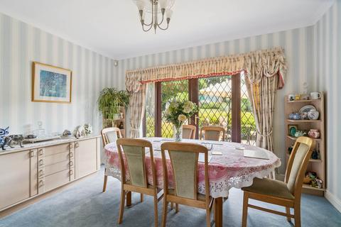 45 Woodwaye, Watford, WD19 4NN