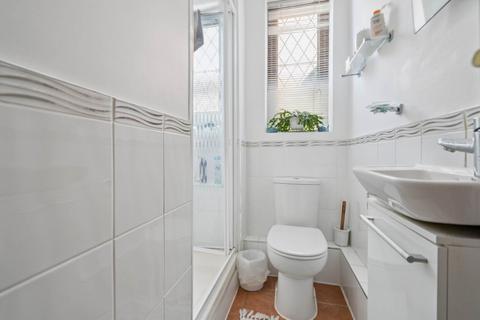 45 Woodwaye, Watford, WD19 4NN