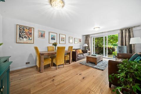 2 bedroom flat for sale, Battersea Church Road, London