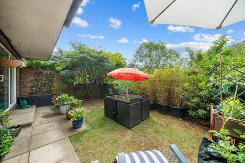 2 bedroom flat for sale, Battersea Church Road, London